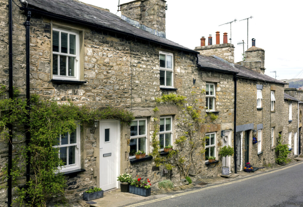 Retiring To The Cotswolds With The Help Of A Personal Property Finder