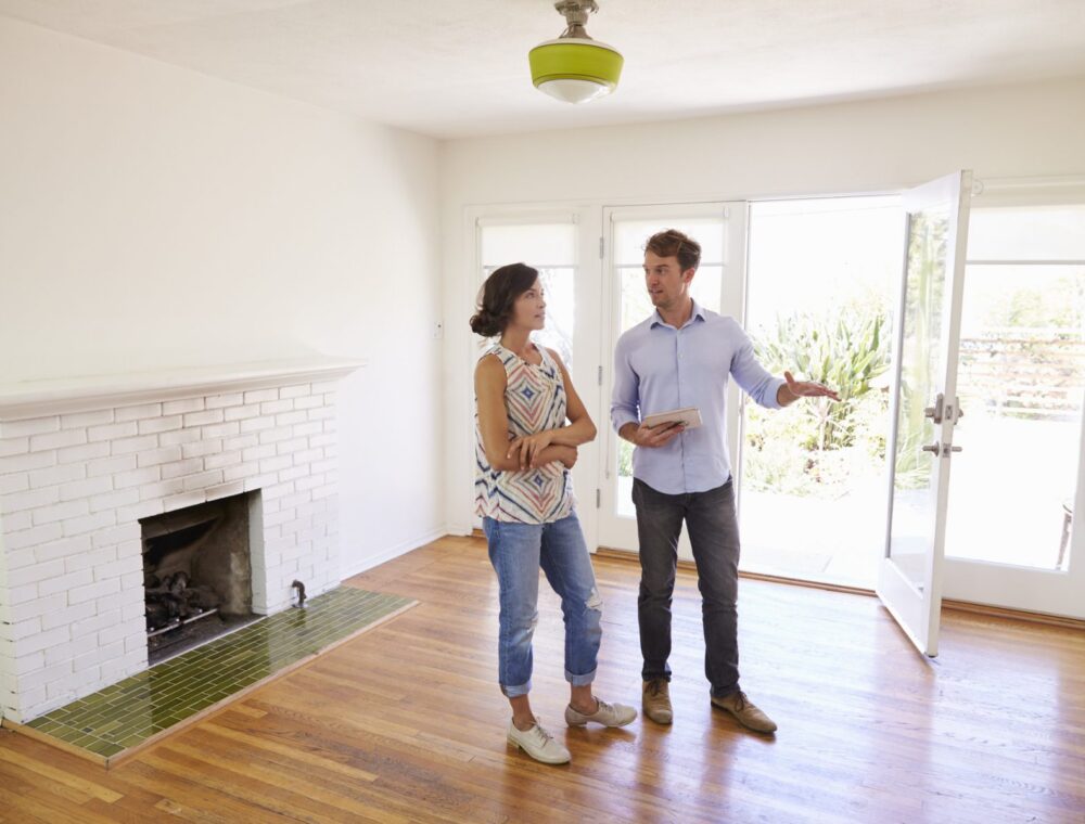 Couple attend property viewing without a property finder