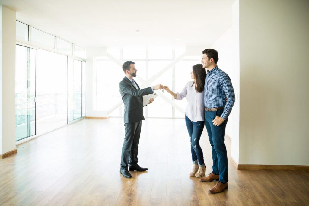 Property Buying Agent vs. Estate Agent